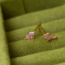  Lily Studs